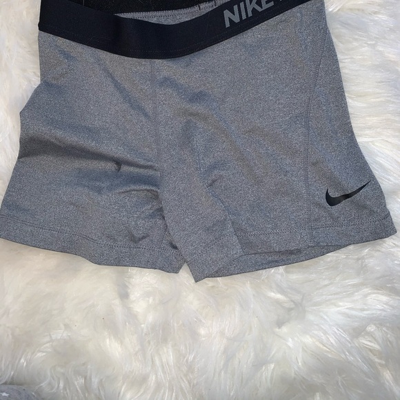 Volleyball shorts - Picture 2 of 3